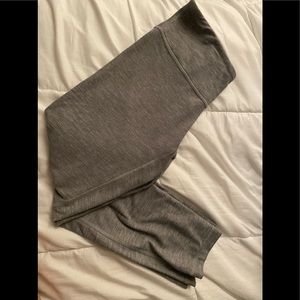 Gray Lululemon cropped leggings! Super Soft!!!